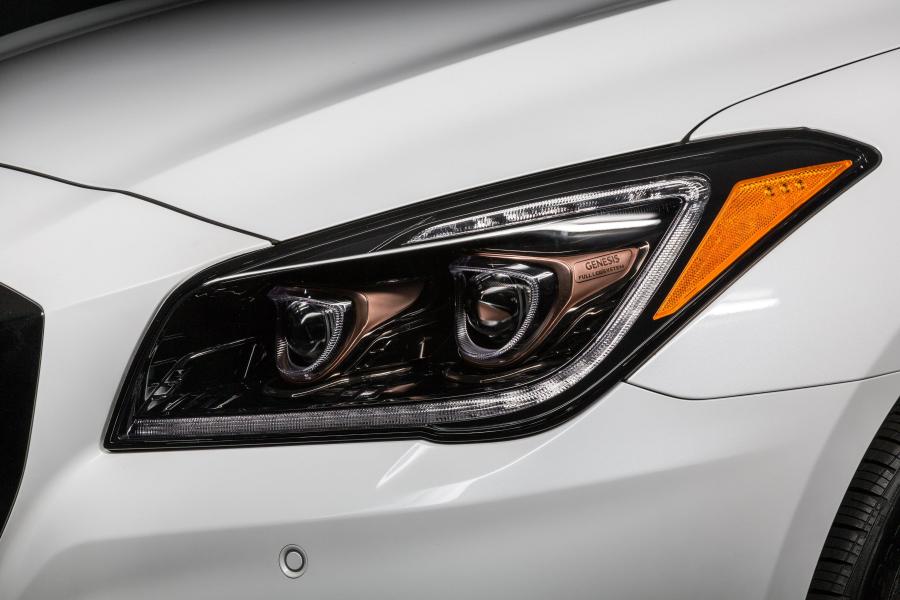 Детали экстерьера Genesis G80 Sport 2017 года  (NA) (фото 90 из 94)